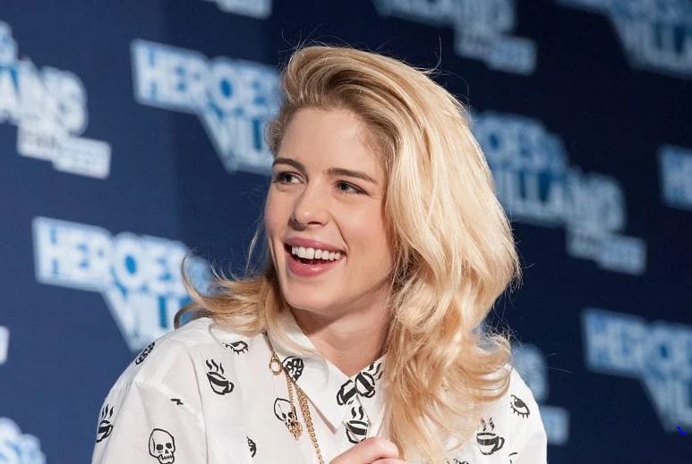 Emily Bett Rickards Phone Number, Email, Fan Mail, Address, Biography, Agent, Manager, Publicist, Contact Info